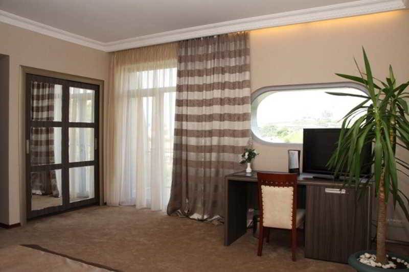 Cruise Hotel Tbilisi Esterno foto